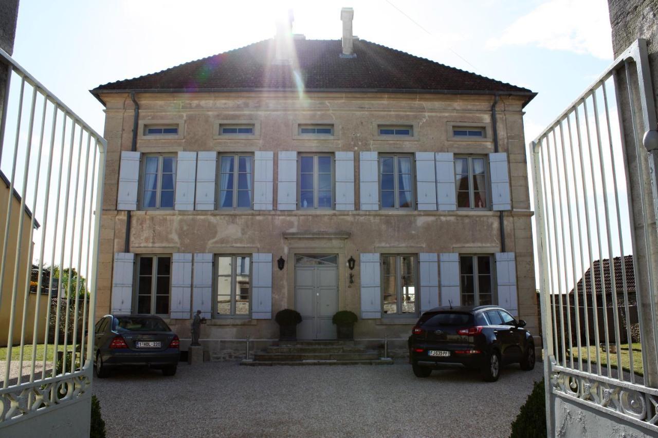 Le Vieux Presbytere Confracourt Exterior photo