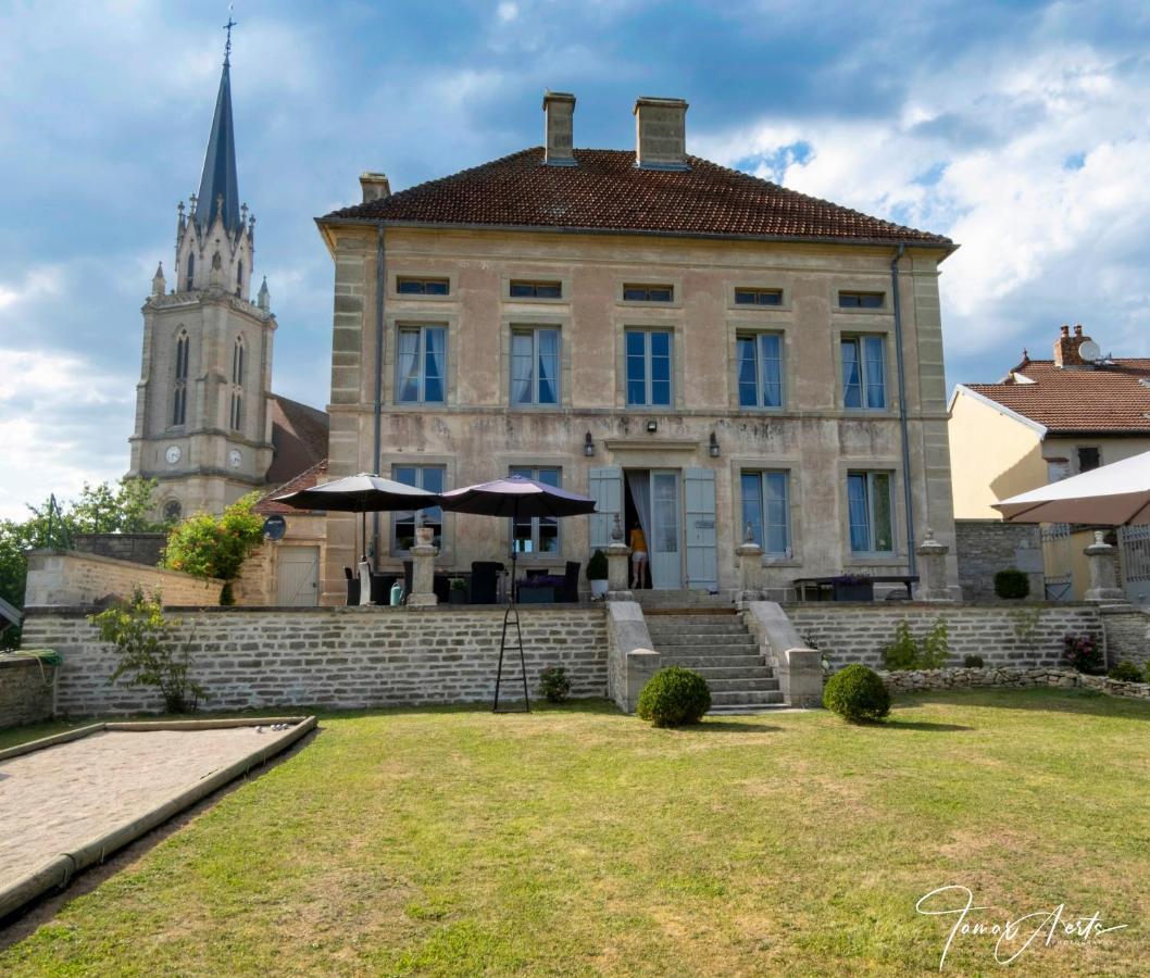 Le Vieux Presbytere Confracourt Exterior photo